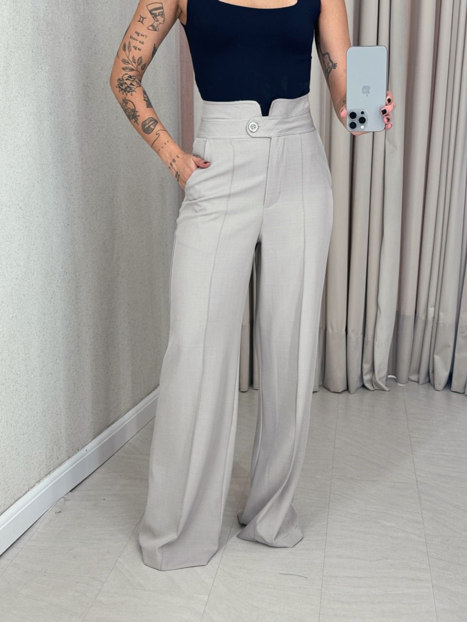 بنطلون نسائي كريب بتصميم مميز B7