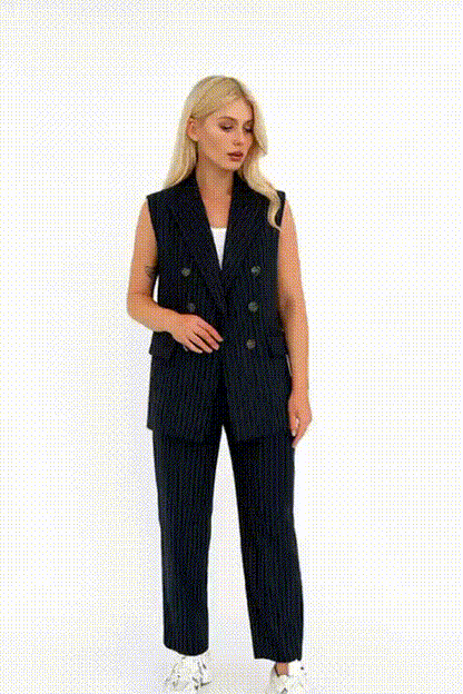 طقم رسمي قطعتين (جاكت+بنطلون) بتصميم مميز وأنيق S40